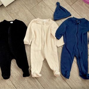 Baby boy lot of 3 footed zip pajamas/sleepers 0-3 and 3 months